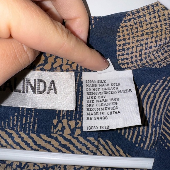 GALINDA silk button up top size 0X (XXL) - Picture 4 of 7